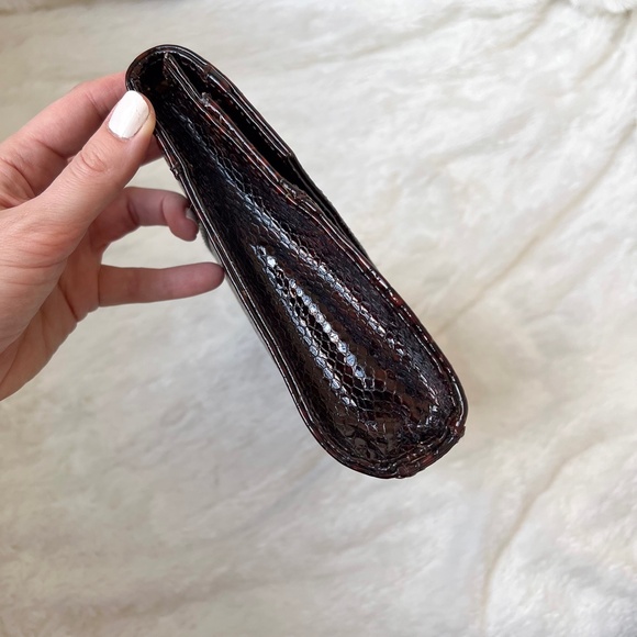$210 NWOT ADRIENNE VITTADINI Patent Leather Large Clutch Python Brown Gold - Picture 8 of 13